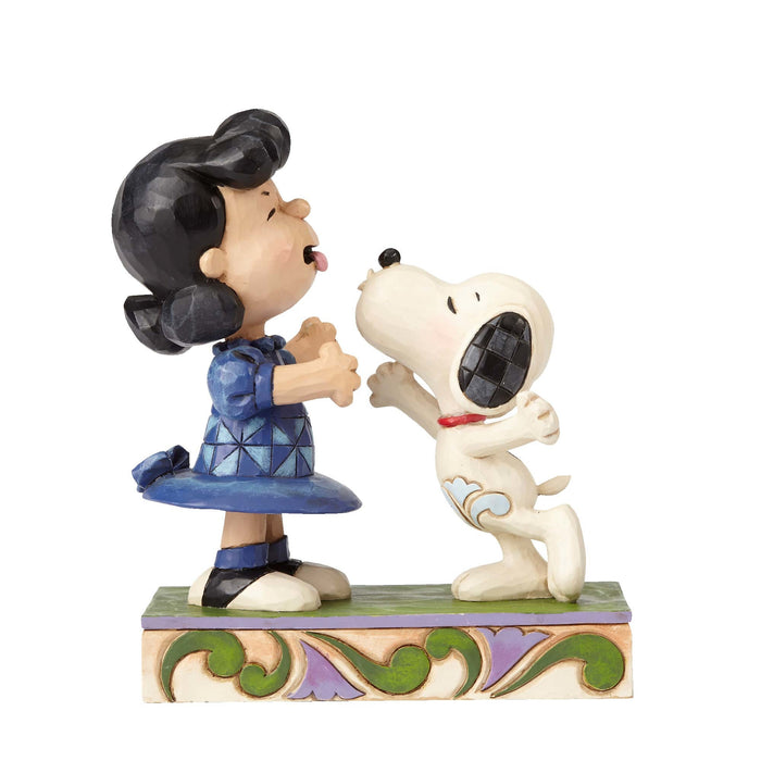 Enesco : Peanuts by Jim Shore - Snoopy Kissing Lucy Ever