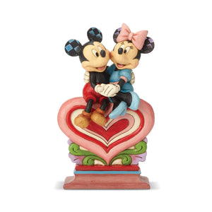 Enesco : Disney Traditions - Mickey Minnie Sitting on Heart - Sheldonet Toy Store